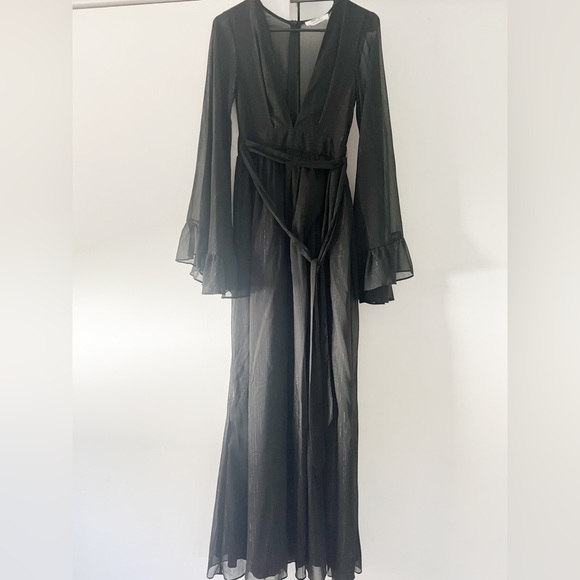DANGEROUS WOMAN MAXI DRESS - PLUNGE THIGH SPLIT DRESS IN BLACK - Picture 4 of 4